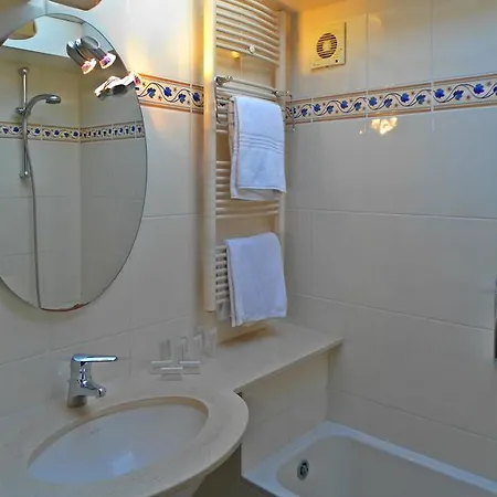 Agora Отель 2*